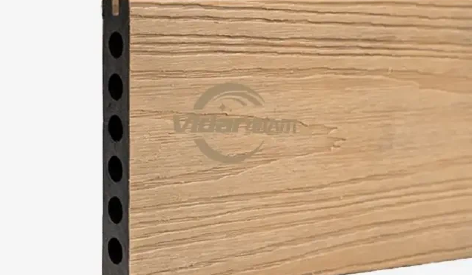 I 10 principali vantaggi del decking WPC per un cortile