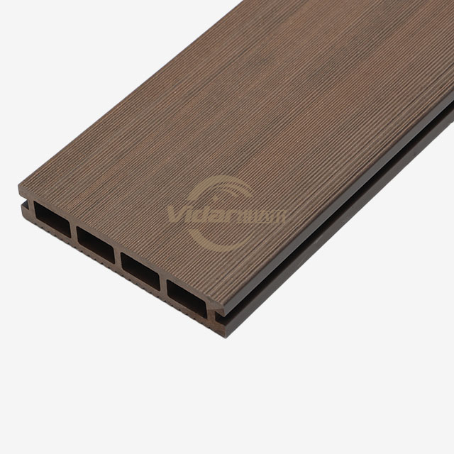 Quali strumenti sono necessari per l'installazione del decking WPC?