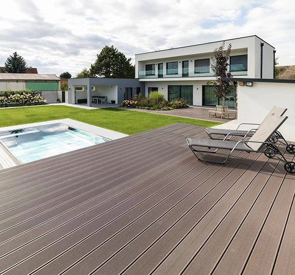 Confronto tra pavimenti in WPC di prima generazione e coestrusi: caratteristiche e differenze