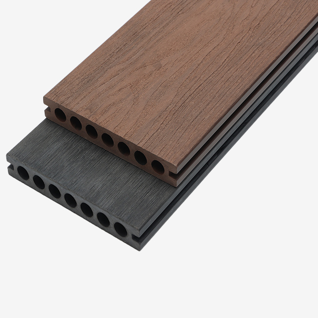 Il decking in WPC è ecologico rispetto al decking in PVC?