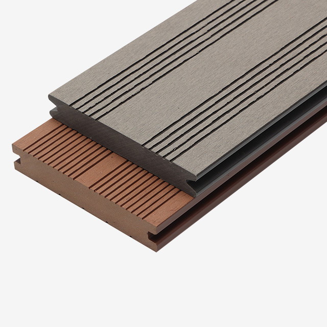 Decking in WPC goffrato a lunga durata