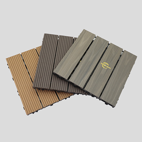 Il decking composito fa facilmente graffi?