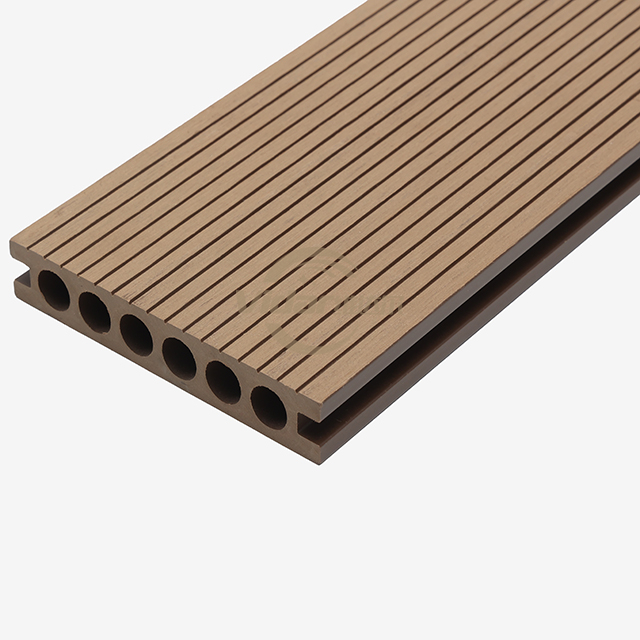 Installazione di decking composito
