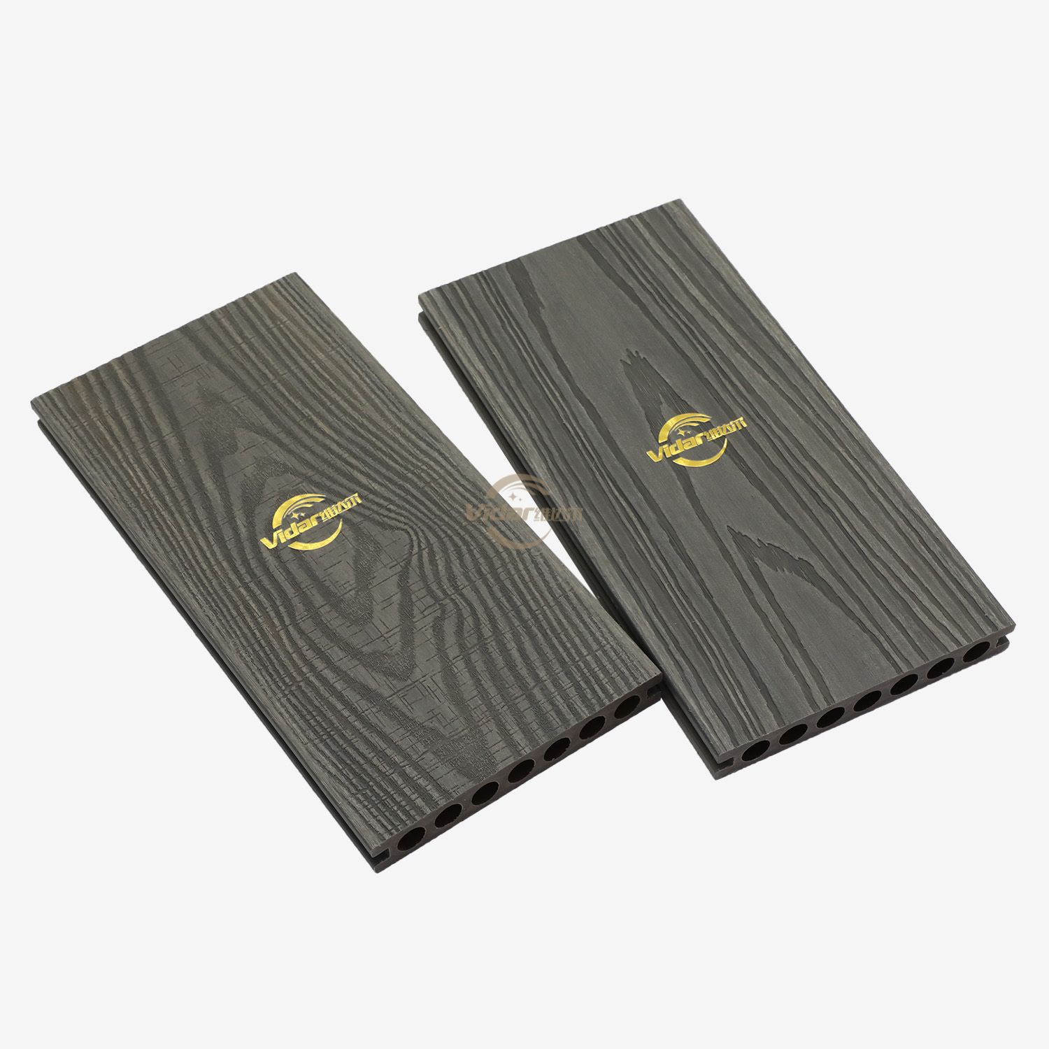 Prova di stress su campione di decking composito