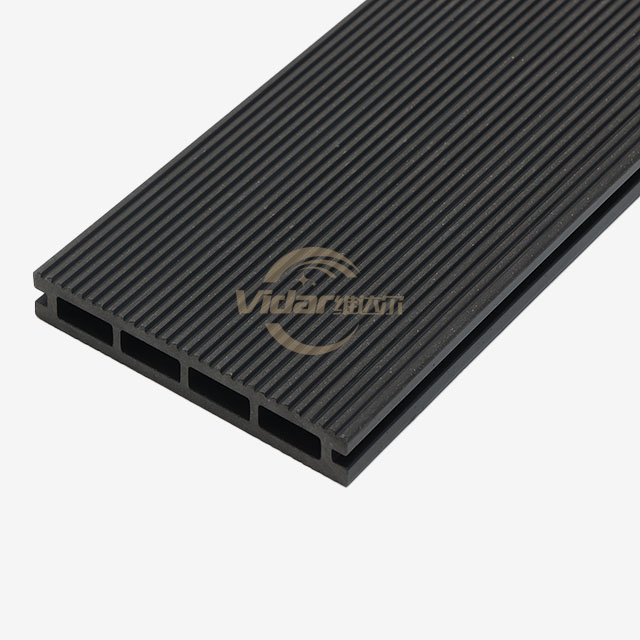 Struttura e installazione del decking composito